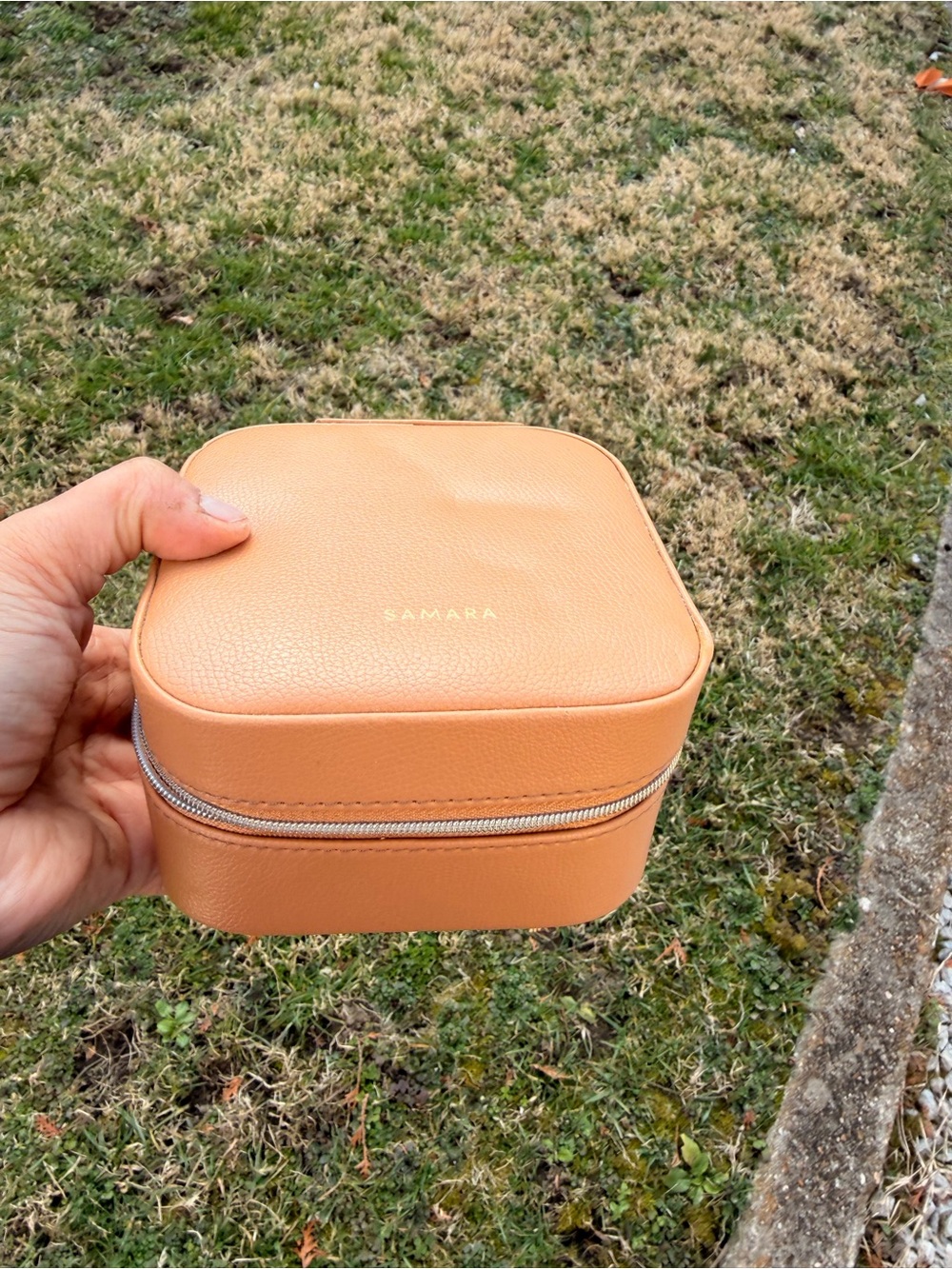 Samara Tan Travel Jewelry Case - Compact Zip Organizer